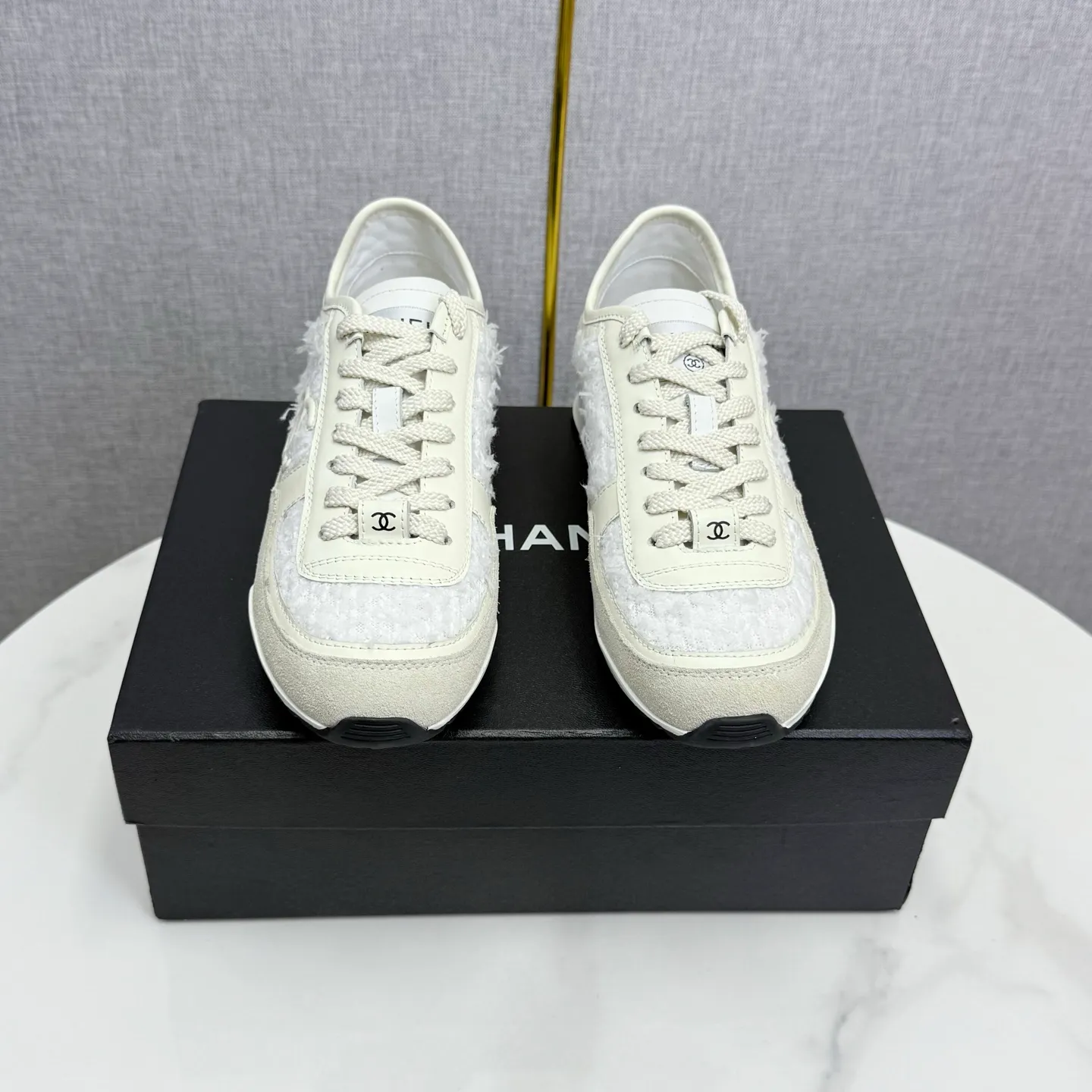 👟👟Ex-factory price 560👟👟Chanel Panda Shoes! 2025 counter's top casual sports shoes. This classic design; the upper is electro-embroidered with a variety of techniques; the outsole is fashionable and sporty; the unusual inclusion of a variety of color matching elements... The diversified mix and match is very good-looking and versatile, and can be used for leisure, fashion, sports, and outdoor... ꫛꫀꪝ Go➫ Materials: ❶Upper made of: original imported first-layer silk cowhide + original waterproof cloth + original first-layer cowhide ❷Inner lining: Original Yangli+wang ❸ Outsole based on: Original TPU combination outsole Counter boutique packaging complete set for women 35–41